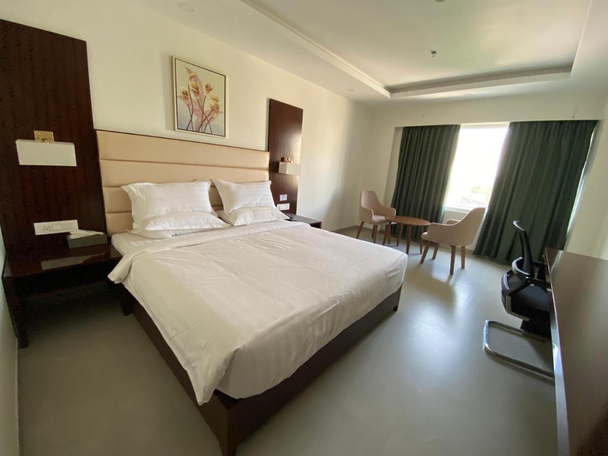 Apricot Hotel , Ahmedabad Exterior foto
