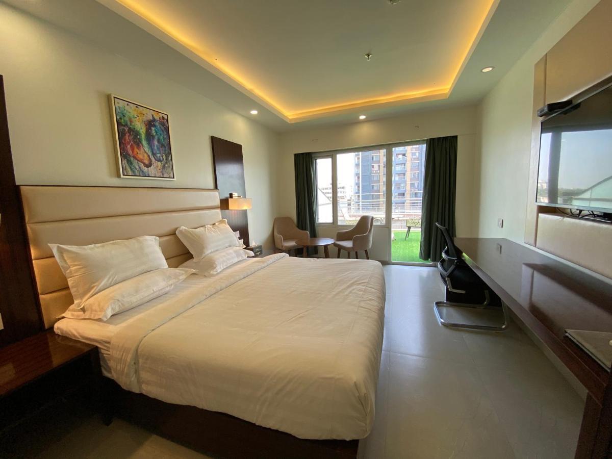 Apricot Hotel , Ahmedabad Exterior foto