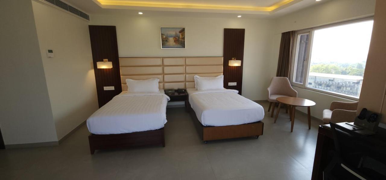 Apricot Hotel , Ahmedabad Exterior foto
