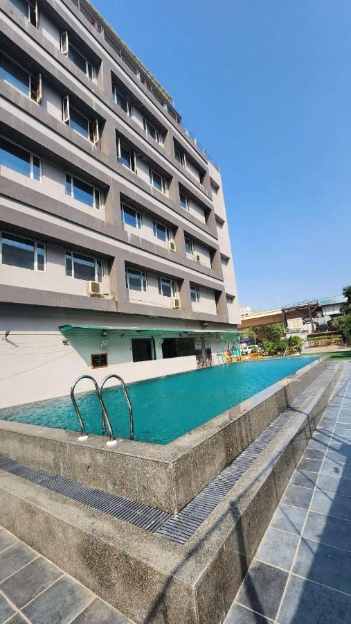 Apricot Hotel , Ahmedabad Exterior foto